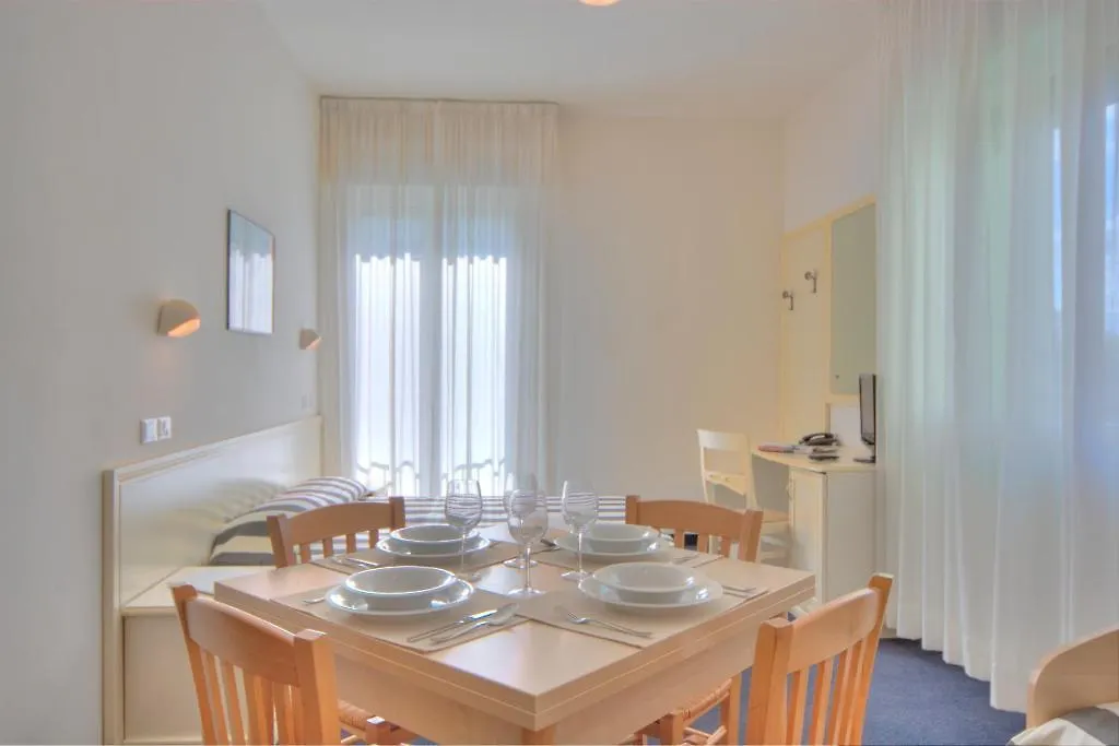 Residence Divina Rimini 3*,